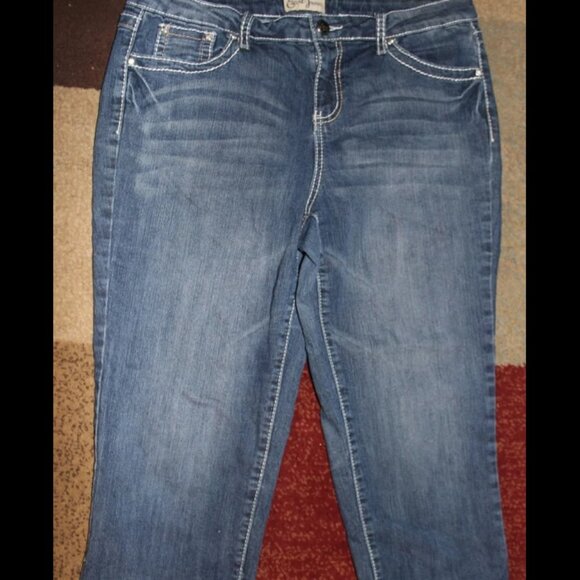 Earl Jean Women's Jeans Capri Cuffed  Denim Blue Jeweled Flap Pocket Studded W 3 - Picture 1 of 7